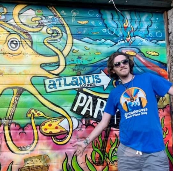 Meet your Posher, Frankie - Picture 2 of 2